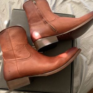 NIB Frye men’s Austin Inside Zip boots sz 8.5